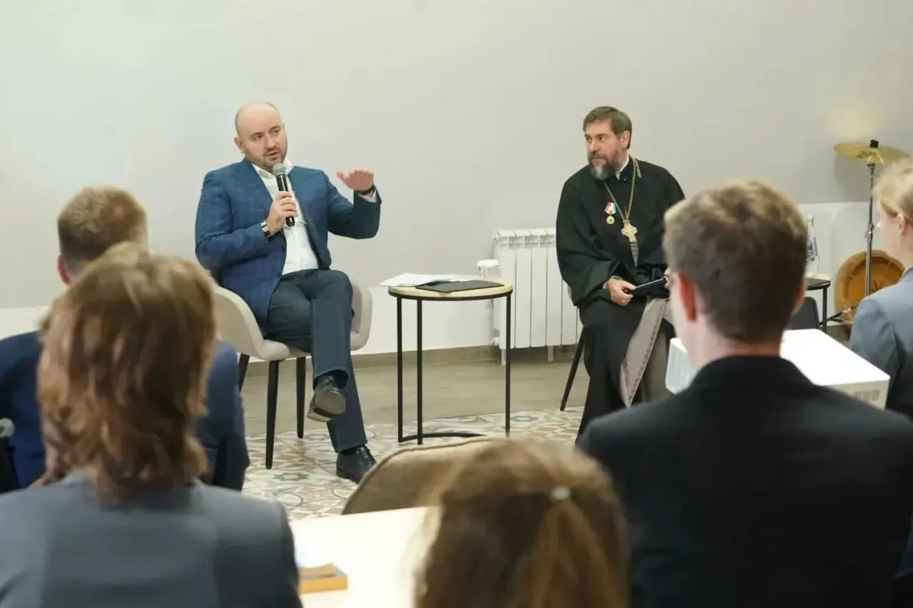 ВИЗИТ ГУБЕРНАТОРА САМАРСКОЙ ОБЛАСТИ ВЯЧЕСЛАВА ФЕДОРИЩЕВА В АКАДЕМИЮ СВЯТИТЕЛЯ АЛЕКСИЯ: ВСТРЕЧА СО СТУДЕНТАМИ И КРУГ САМАРСКОГО ОКРУЖНОГО КАЗАЧЬЕГО ОБЩЕСТВА